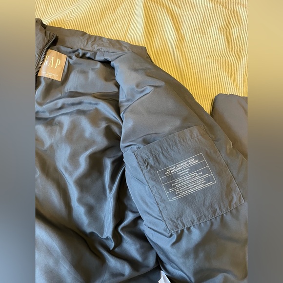 Gap Insulated Puff Jacket - Picture 4 of 7